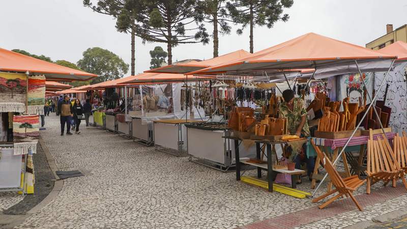 Feiras de artesanato são opções de lazer e compras para este sábado em Curitiba